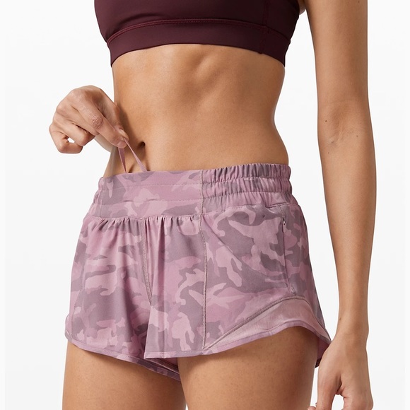 lululemon athletica Pants - Lululemon Hotty Hot 2.5” Short Pink Camo